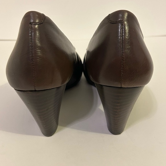 Bare Traps Women’s Size 9 Brown Leather Loafer Heels Excellent Career Cocktail - Picture 3 of 16